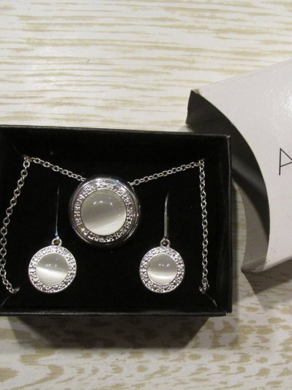 Avon jewelry set